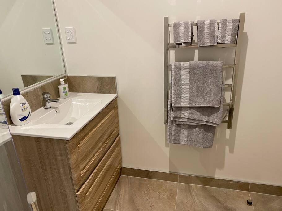 Otahuhu Town Centre Brand New Apartment 8B Auckland Extérieur photo